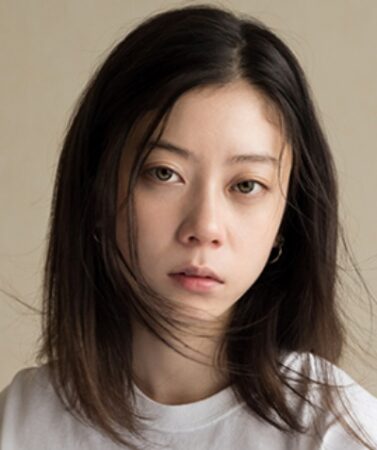 浅野忠信とcharaの娘 Sumireは東大出の美人モデル 目の色が違うのはハーフだから 暇人たちの井戸端会議