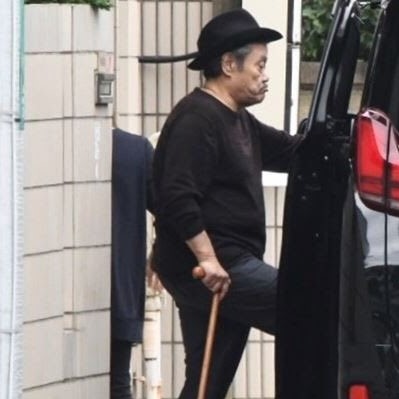 西田敏行の病気が21年現在 深刻化 杖がないと歩けない状態で心配の声多数 暇人たちの井戸端会議